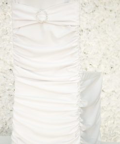 Round Broach on White Band